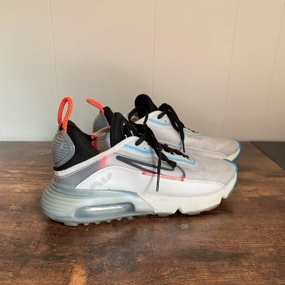NIKE Air Max 2090